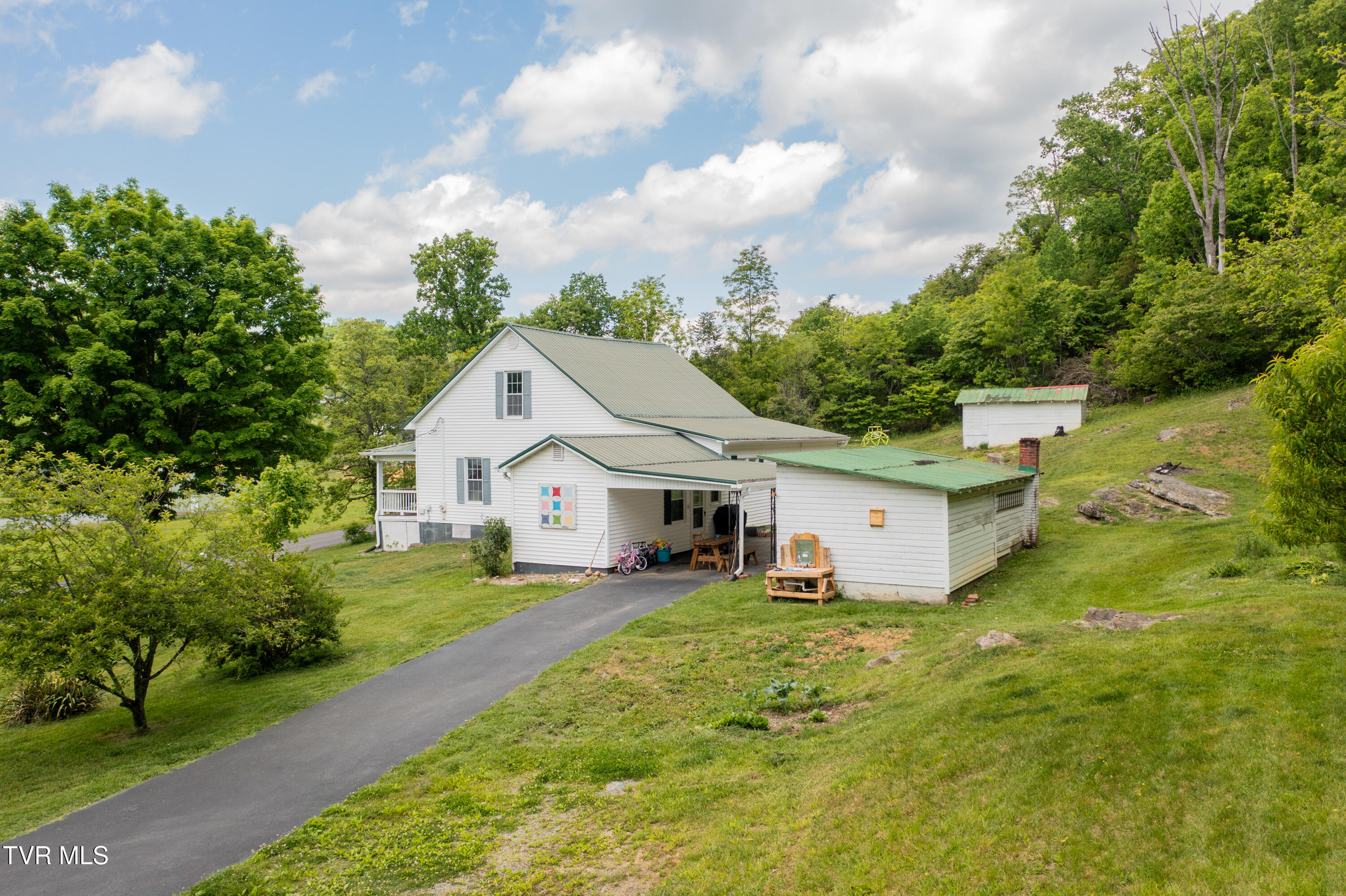 110 Charles Smith Road Watauga, TN 37694 - Photo 9 of 66 Charles Smith Rd-13