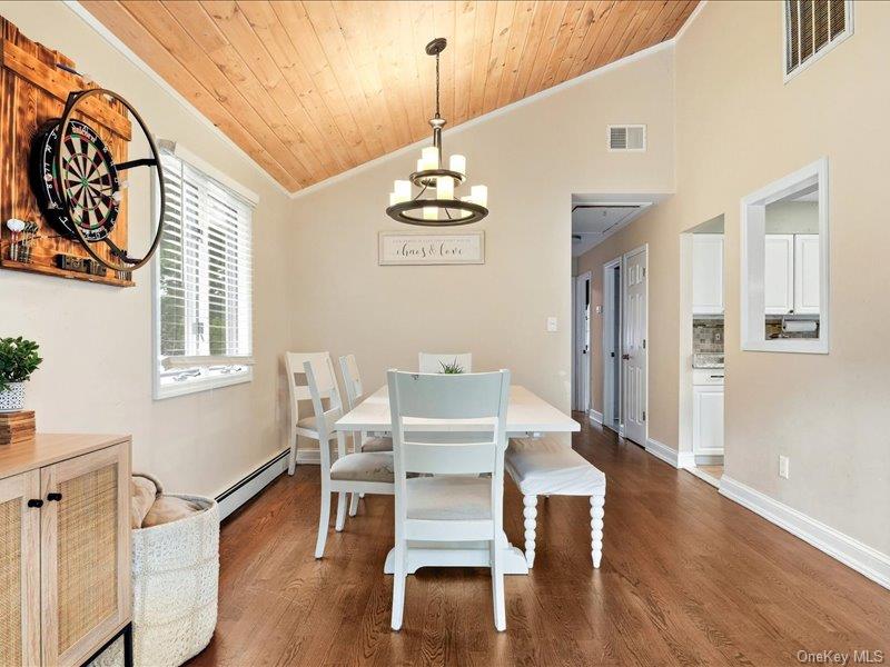 75 Lexington Road Shirley, NY 11967 - Photo 5 of 43 Gallery Image 5