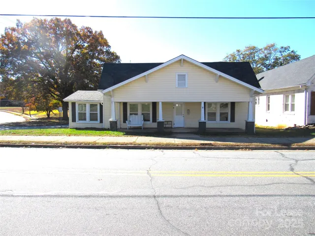 $1,400 | 220 Arlington Street, Forest City, NC 28043
