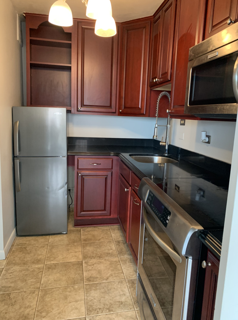 5455 North Sheridan Road, Unit 705 Chicago, IL 60640 - Photo 3 of 7 Gallery Image 3