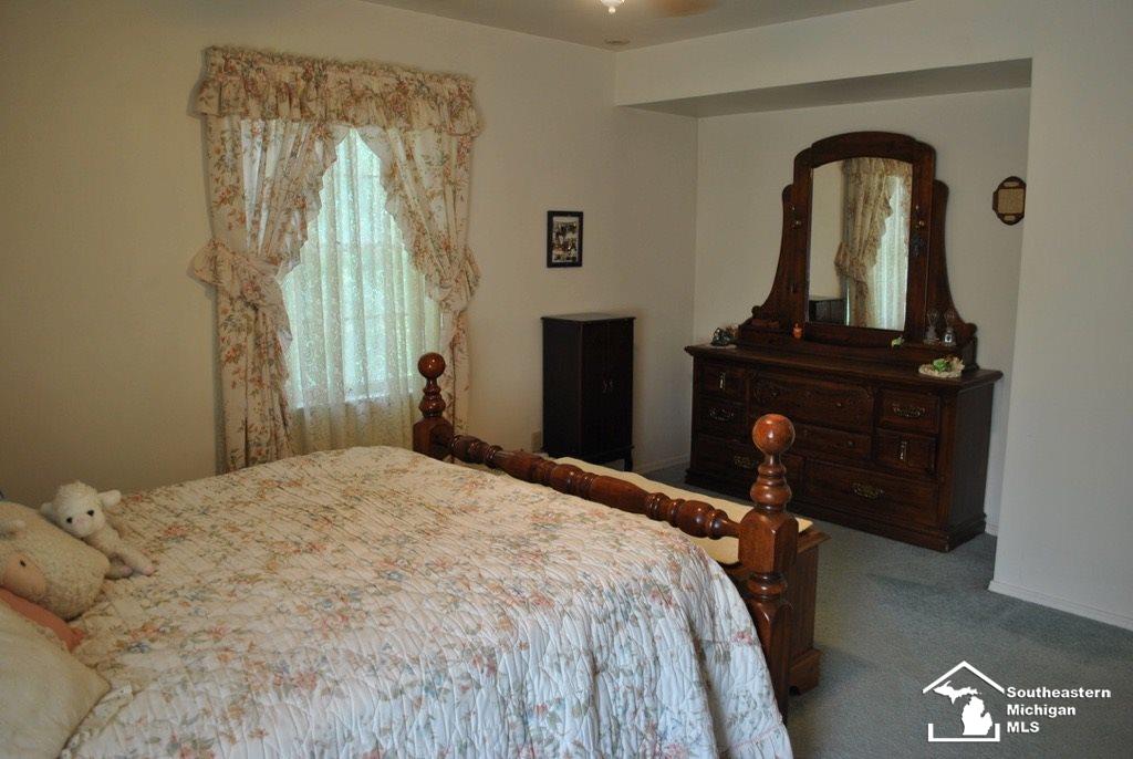 2192 East Hurd Road Monroe, MI 48162 - Photo 26 of 59 31360688-25.JPG