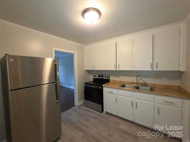 $1,199 | 3818 Winfield Drive, Charlotte, NC 28205