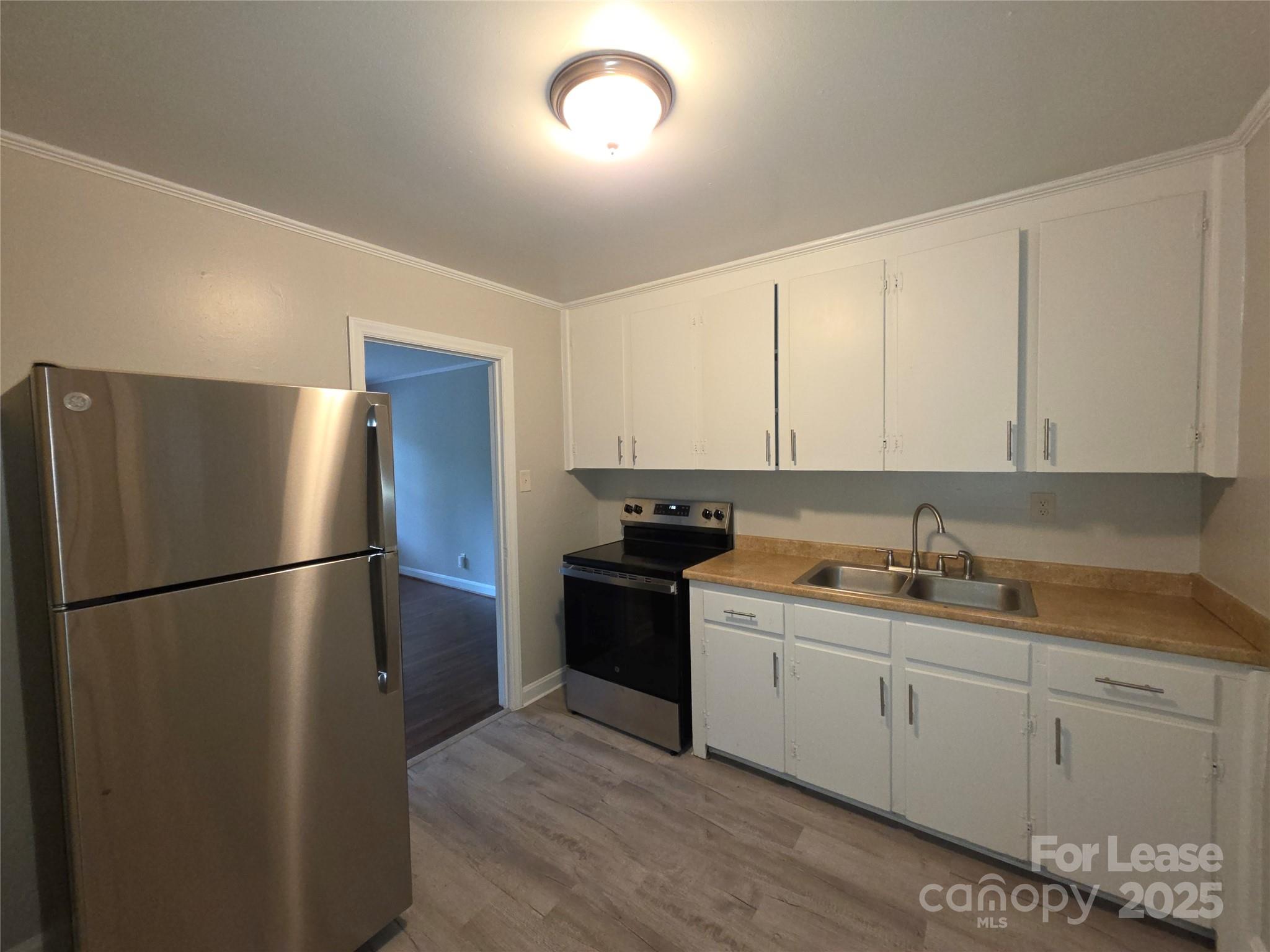 3818 Winfield Drive Charlotte, NC 28205 - Photo 5 of 12