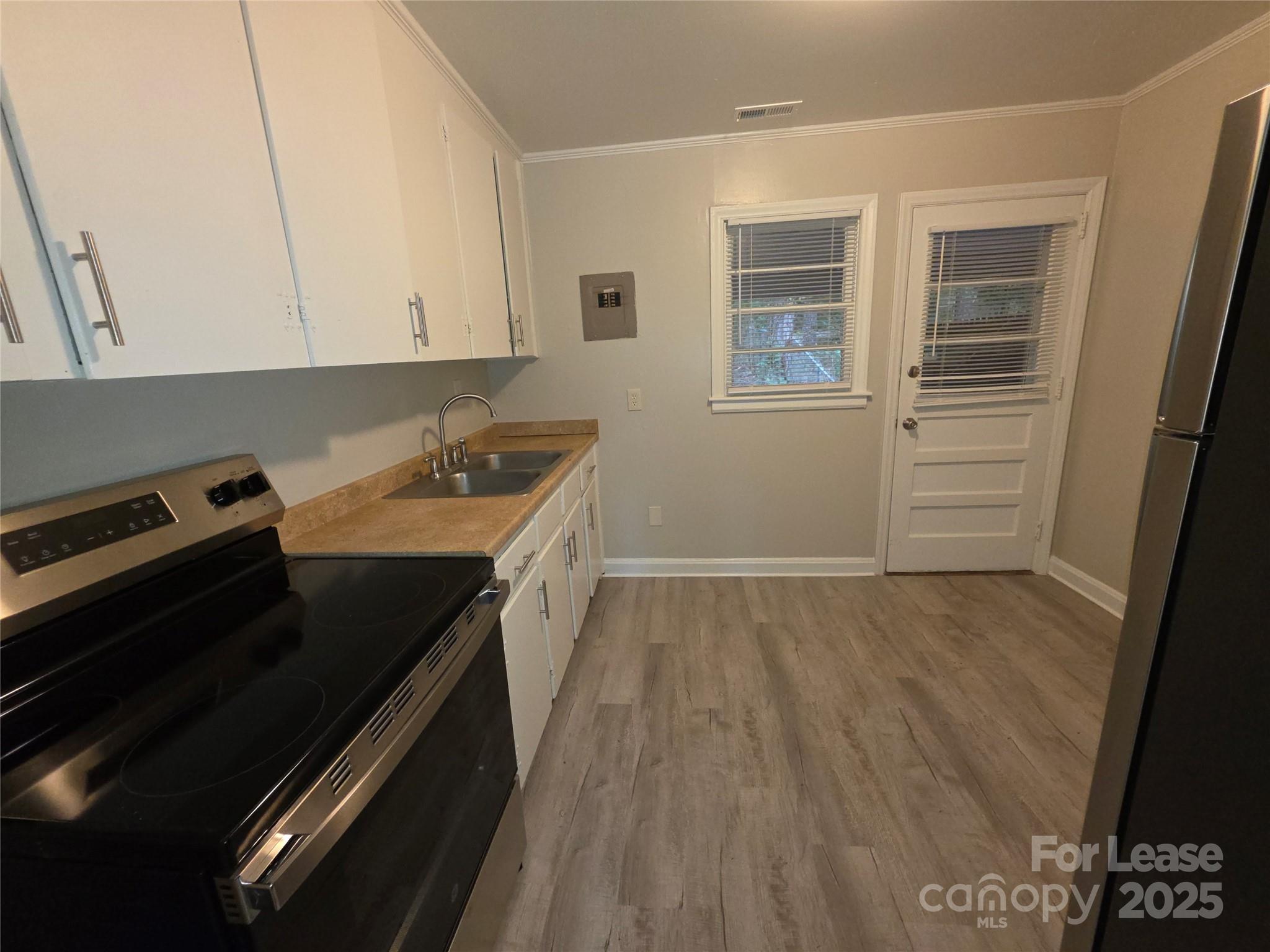 3818 Winfield Drive Charlotte, NC 28205 - Photo 6 of 12