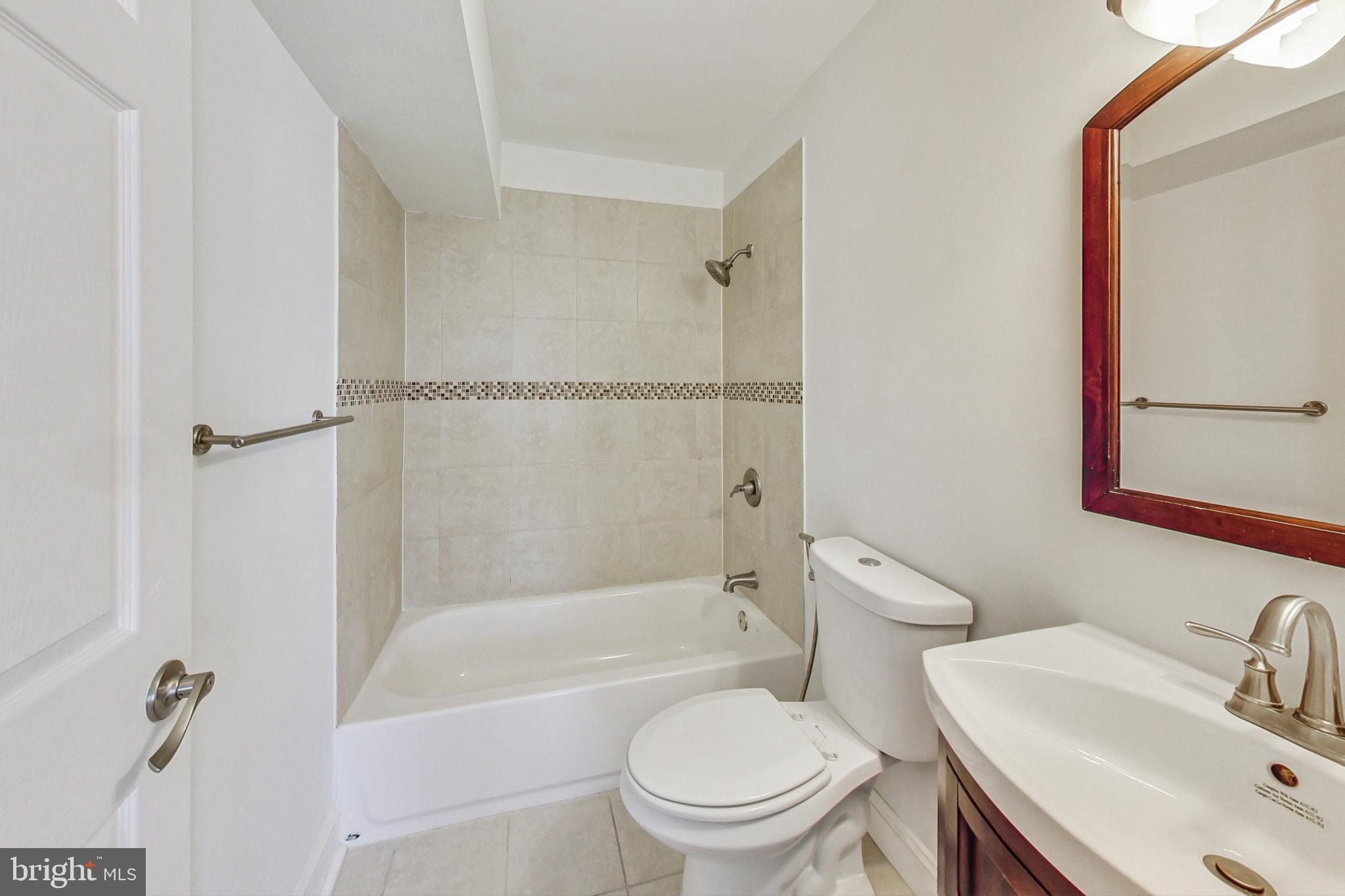 312 South Regester Street Baltimore, MD 21231 - Photo 19 of 48 En Suite Bath 1