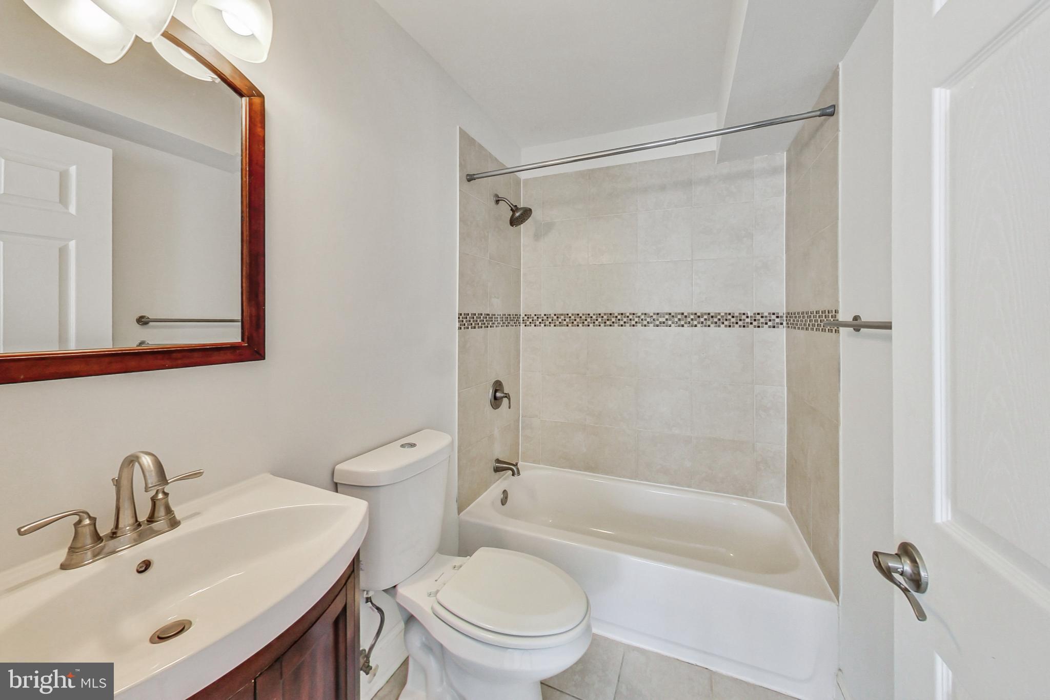 312 South Regester Street Baltimore, MD 21231 - Photo 24 of 48 En Suite Bath 2