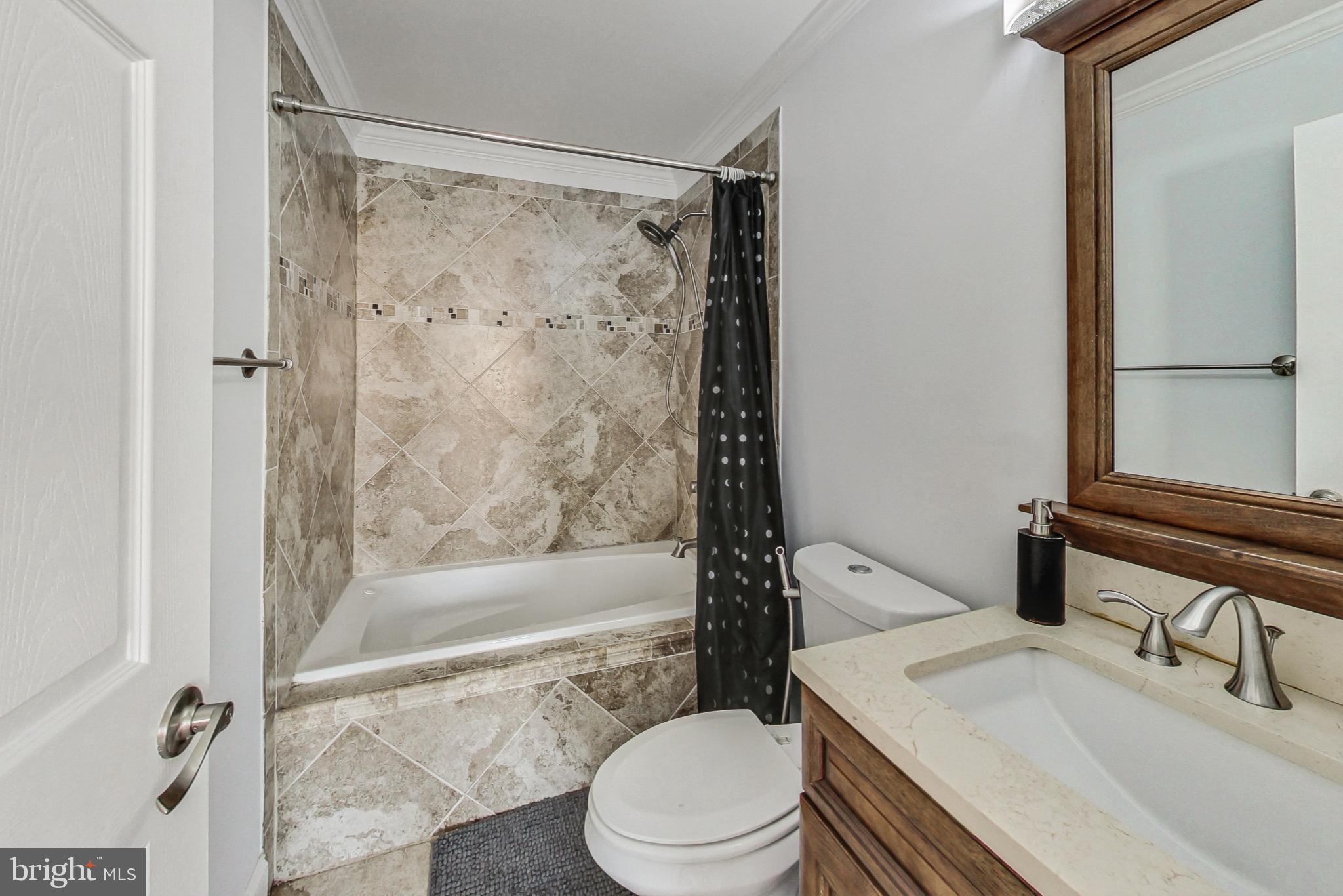 312 South Regester Street Baltimore, MD 21231 - Photo 32 of 48 En Suite Bath 3