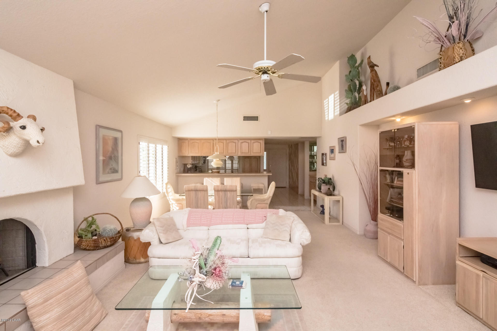 375 London Bridge Road, Unit 65 Lake Havasu City, AZ 86403 - Photo 11 of 35 Opens to the Kitchen for easy entertaining for family fun!