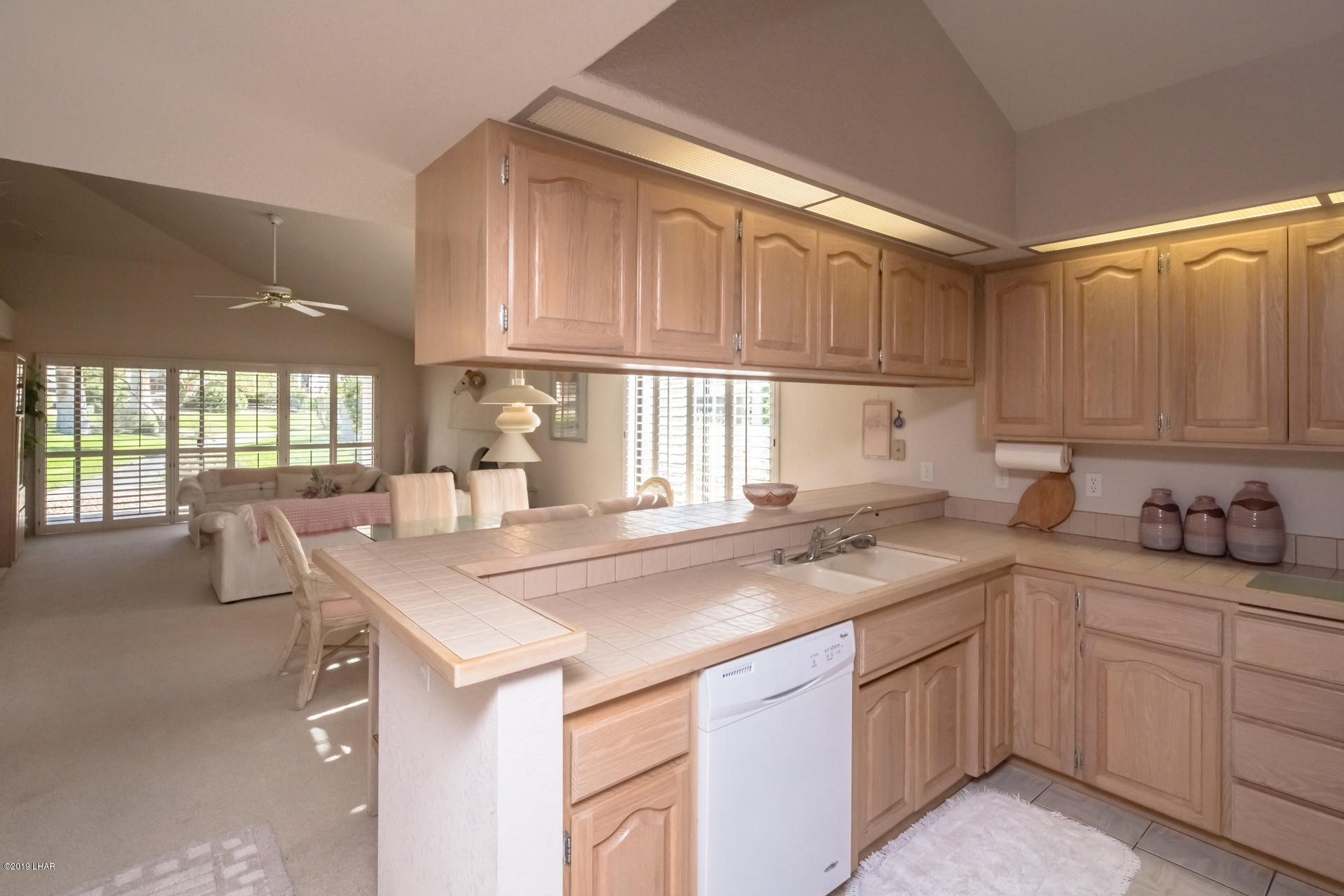 375 London Bridge Road, Unit 65 Lake Havasu City, AZ 86403 - Photo 14 of 35 Breakfast Bar