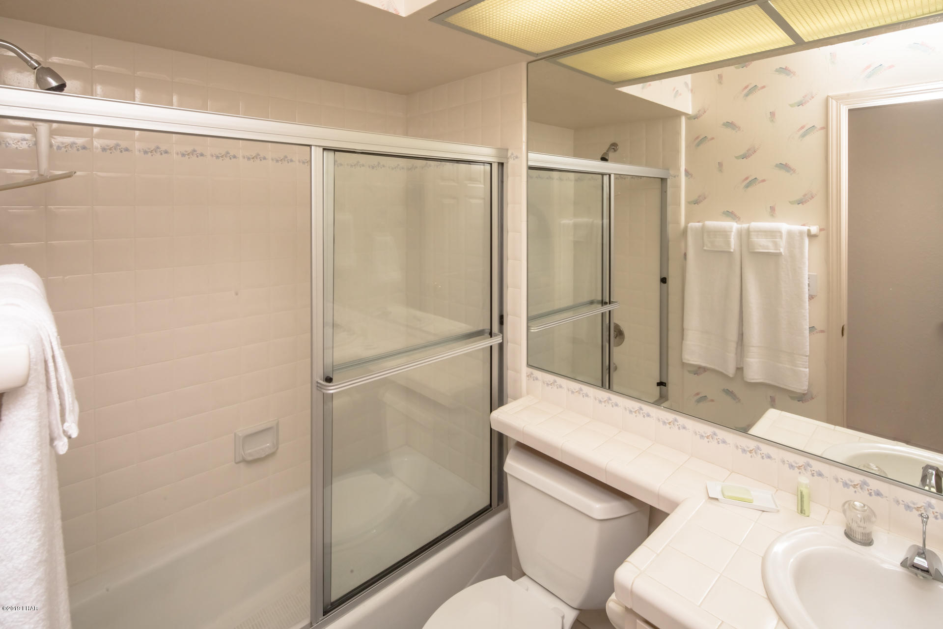 375 London Bridge Road, Unit 65 Lake Havasu City, AZ 86403 - Photo 20 of 35 Guest Bath 2nd bathroom