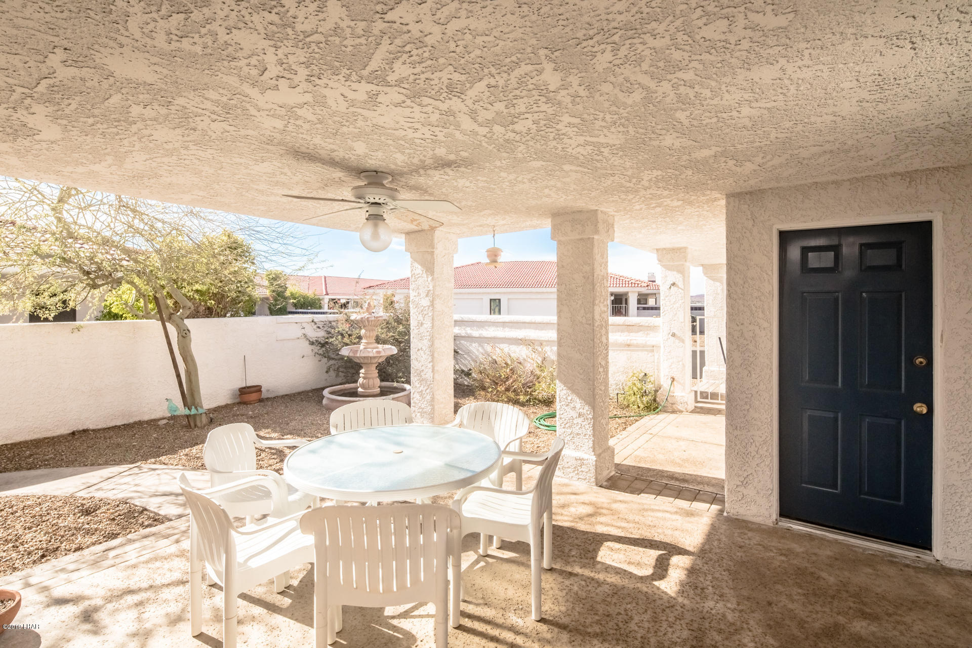 375 London Bridge Road, Unit 65 Lake Havasu City, AZ 86403 - Photo 5 of 35 Great Entertaining area.