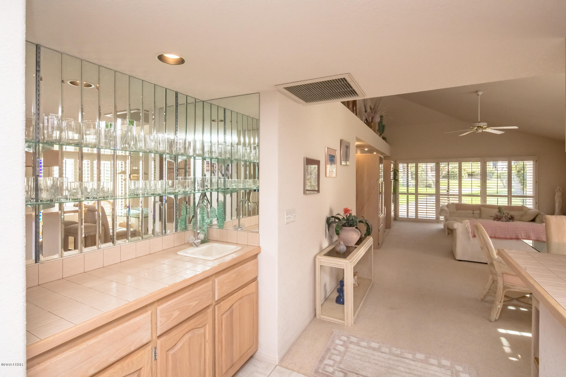 375 London Bridge Road, Unit 65 Lake Havasu City, AZ 86403 - Photo 8 of 35 Wet Bar