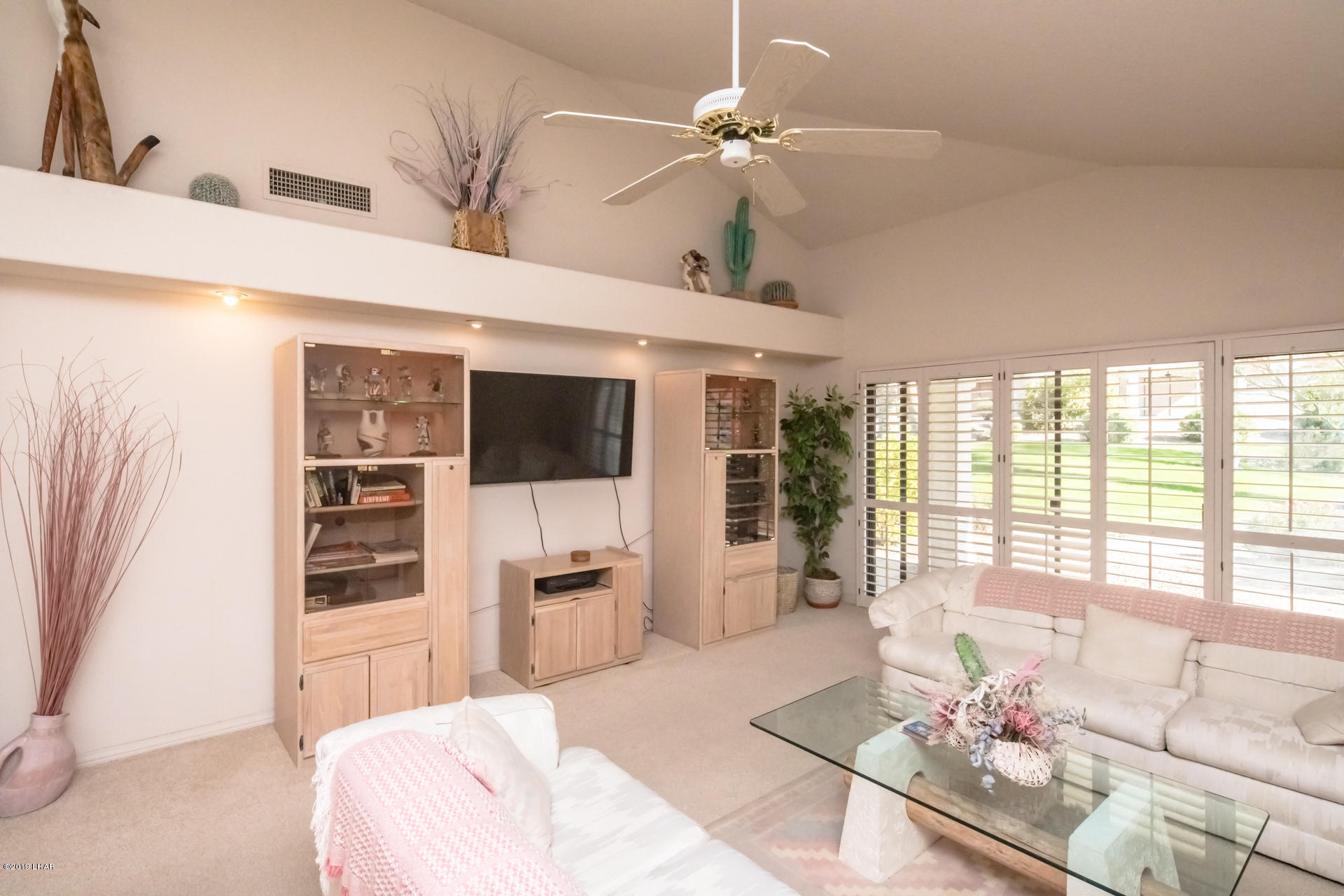 375 London Bridge Road, Unit 65 Lake Havasu City, AZ 86403 - Photo 10 of 35 Nice entertainment Center