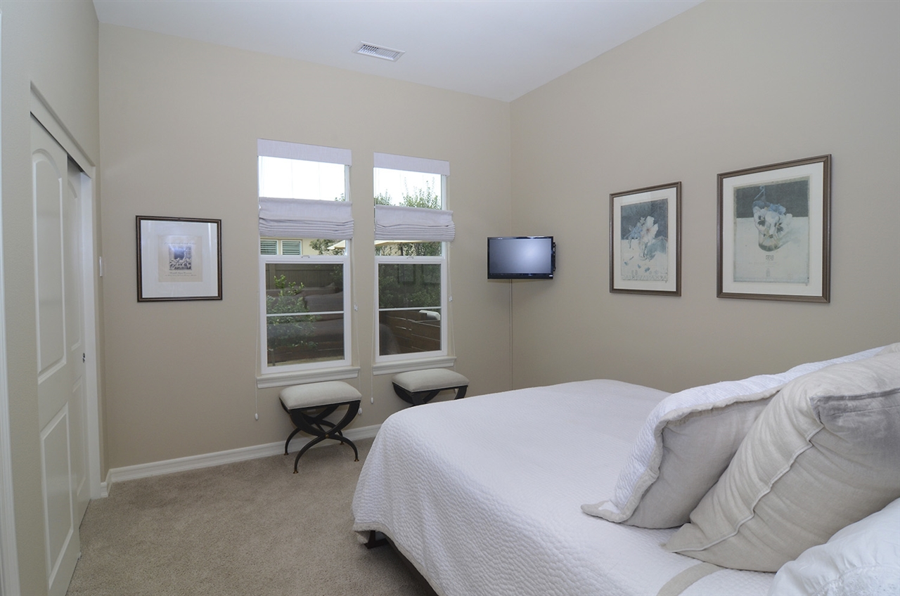 927 Bluejack Road Encinitas, CA 92024 - Photo 13 of 25 Gallery Image 13
