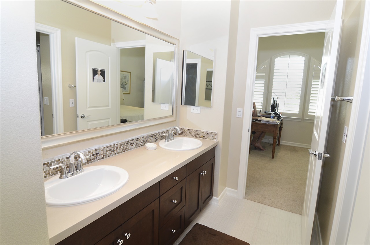 927 Bluejack Road Encinitas, CA 92024 - Photo 14 of 25 Gallery Image 14