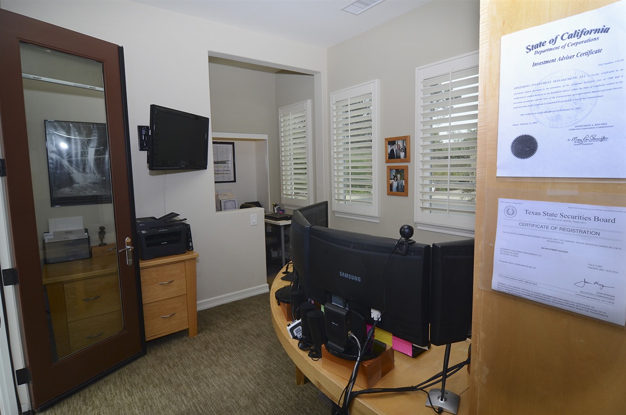 927 Bluejack Road Encinitas, CA 92024 - Photo 19 of 25 Gallery Image 19