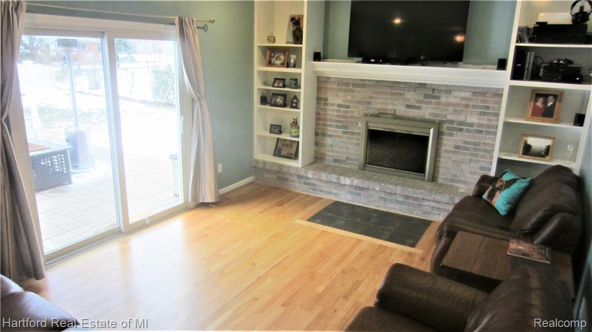 23601 Gill Road Farmington, MI 48335 - Photo 8 of 39 IMG_0167.JPG