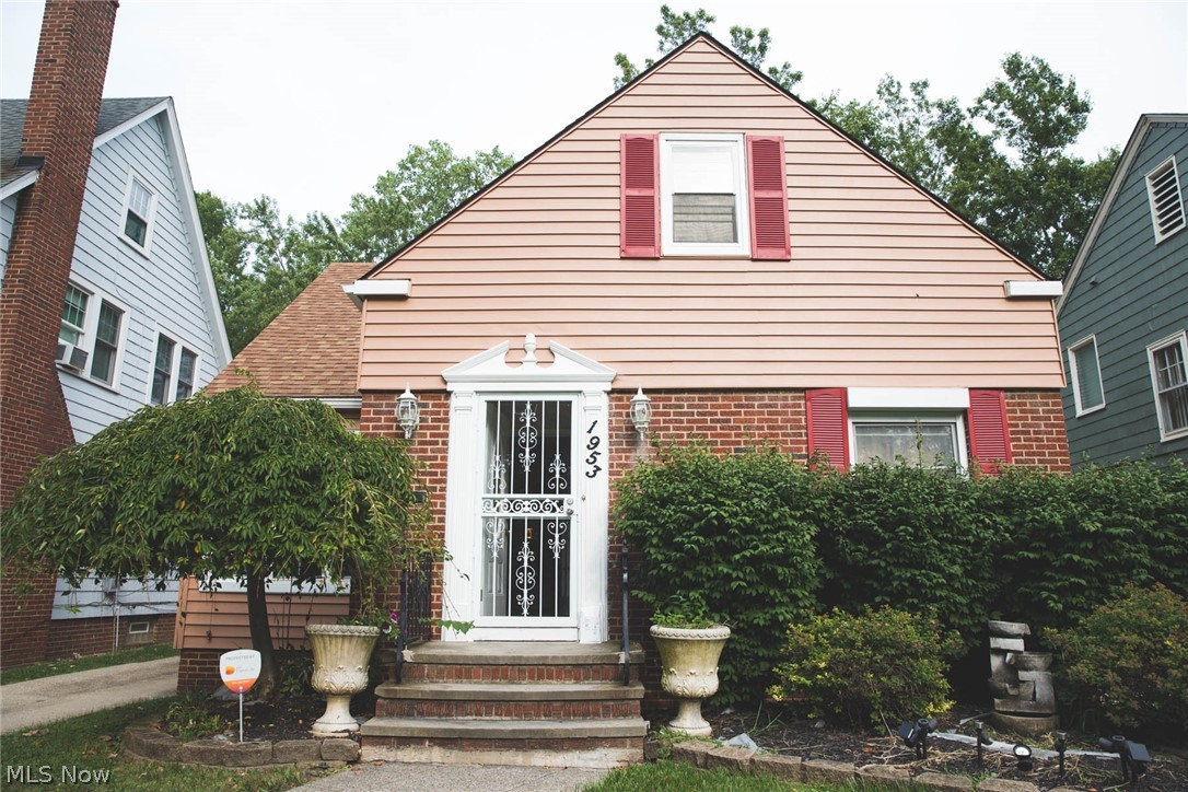 1953 Revere Road Cleveland, OH 44118 - Photo 1 of 34 Gallery Image 1