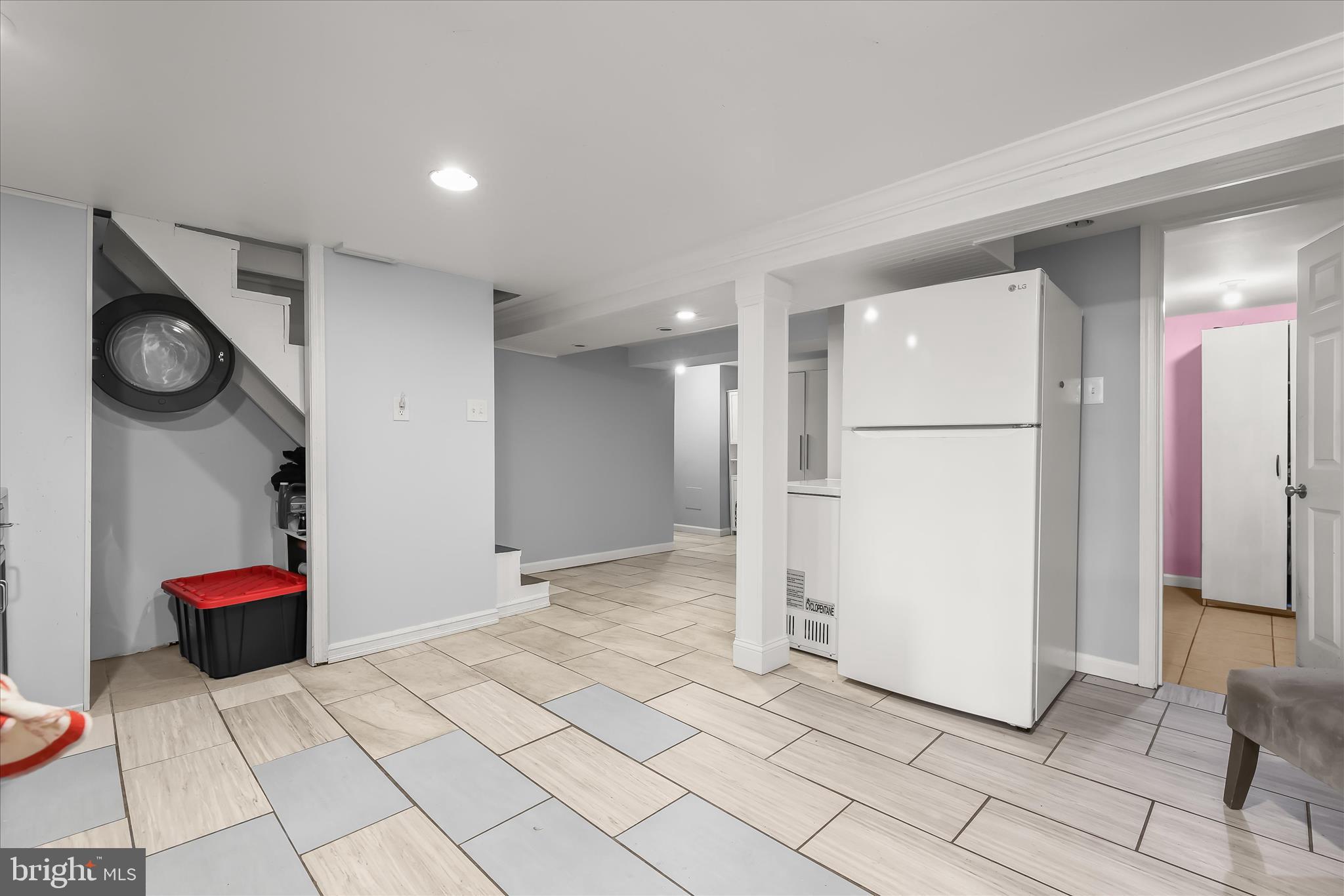 2813 Oak Grove Avenue Halethorpe, MD 21227 - Photo 14 of 43 a view of an empty room and kitchen view