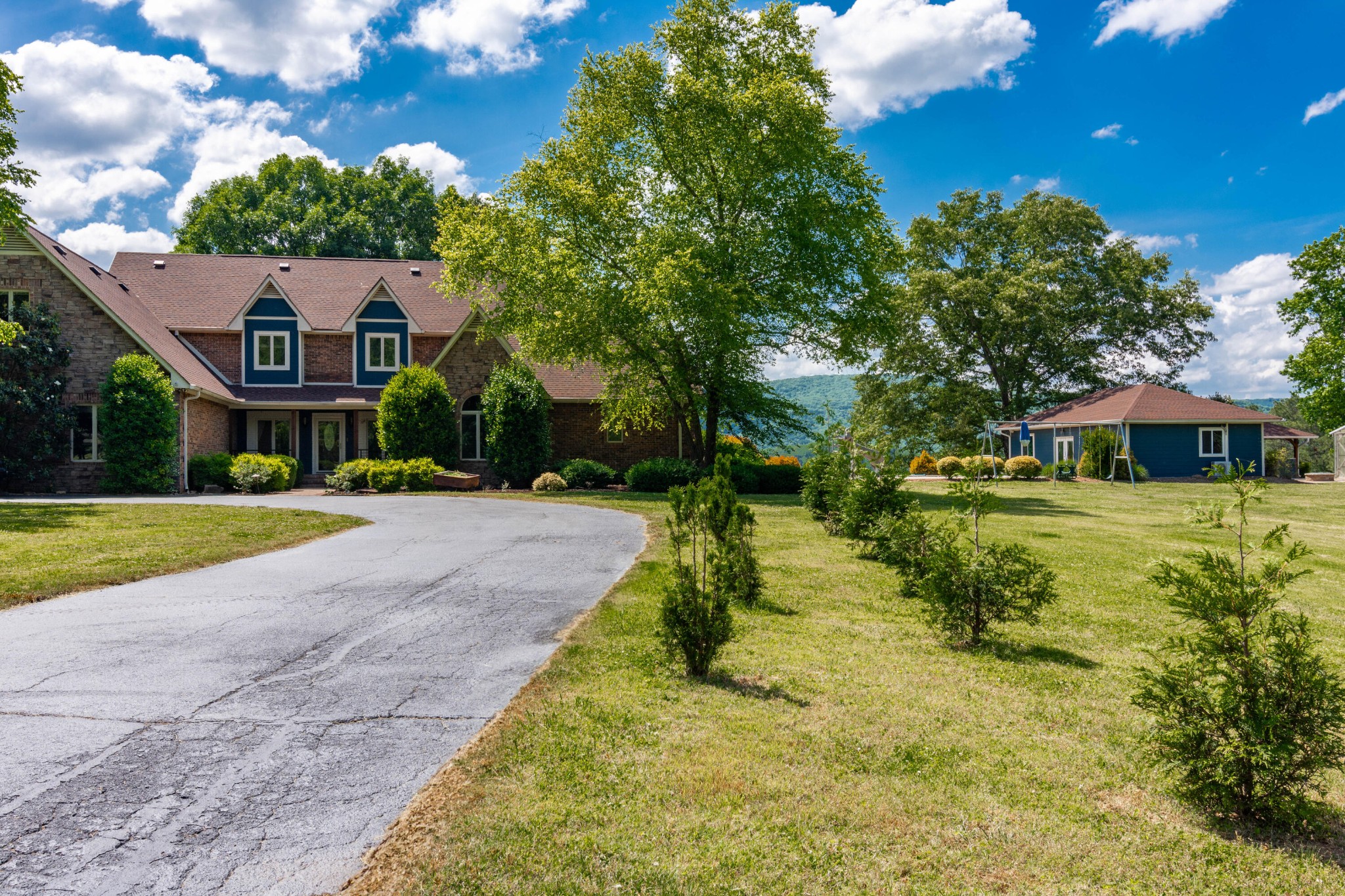 320 Crestview Lane Dayton, TN 37321 - Photo 2 of 65