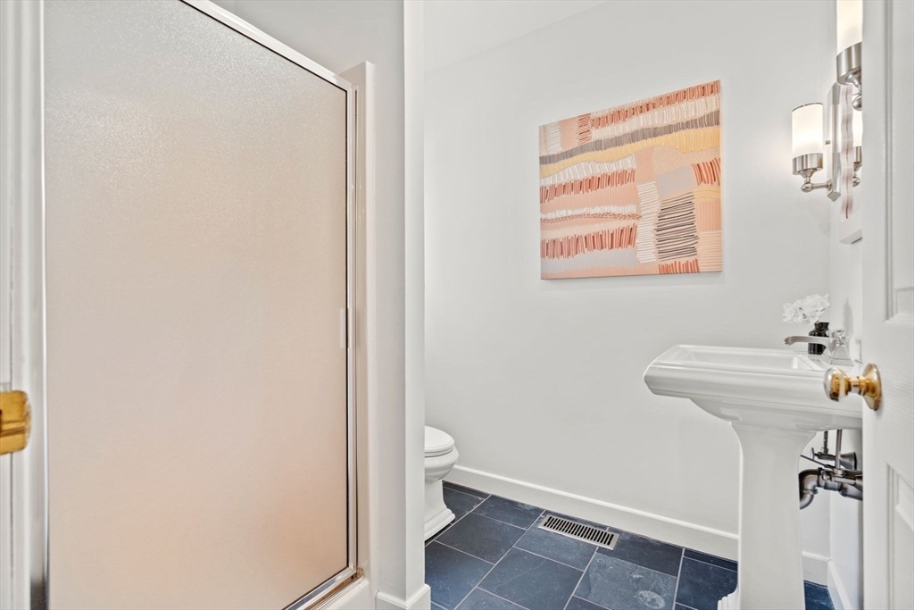 5 S Commons, Unit D Lincoln, MA 01773 - Photo 13 of 31