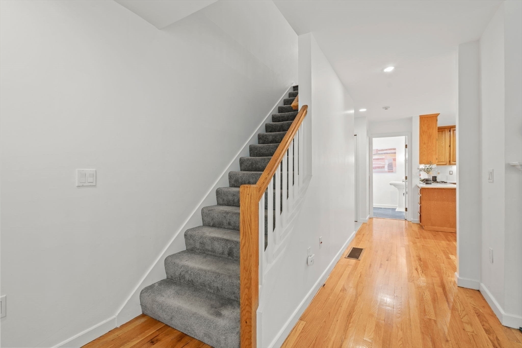 5 S Commons, Unit D Lincoln, MA 01773 - Photo 14 of 31