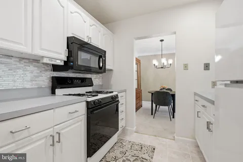 $325,000 | 107 Old Forge Crossing, Unit 107, Devon, PA 19333
