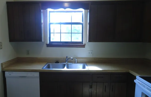 $1,200 | 400 Clearwater Drive, Nashville, TN 37217