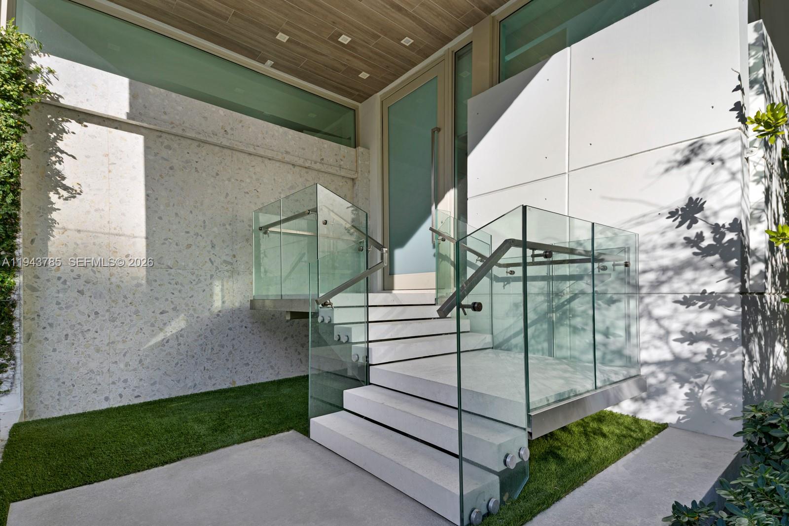 819 2nd Street Miami Beach, FL 33139 - Photo 28 of 32 a view of outdoor space and deck