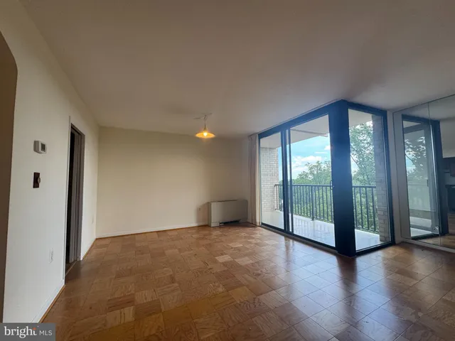 $290,000 | 4242 East-West Highway, Unit 618, Chevy Chase, MD 20815