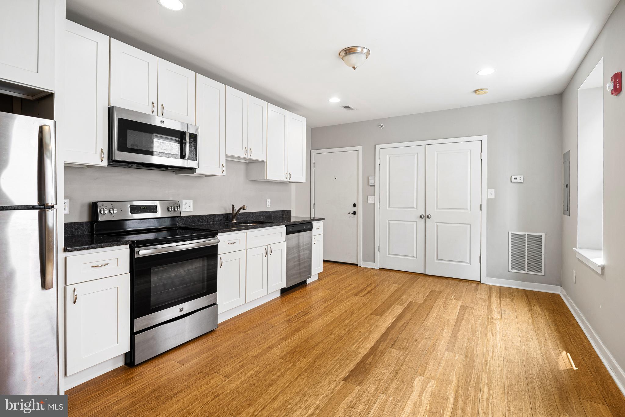 616 South 4th Street, Unit 2R Philadelphia, PA 19147 - Photo 2 of 13