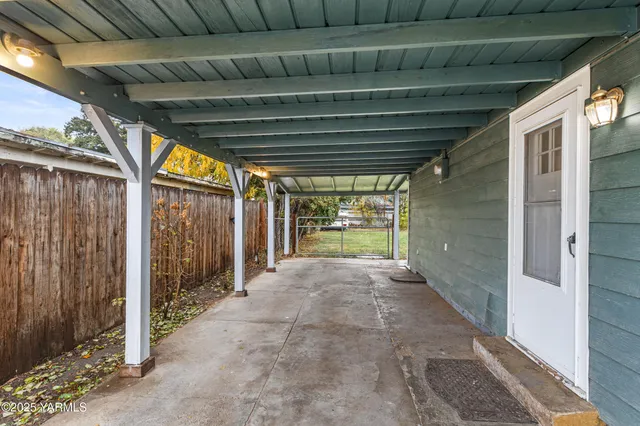a house view with garden space