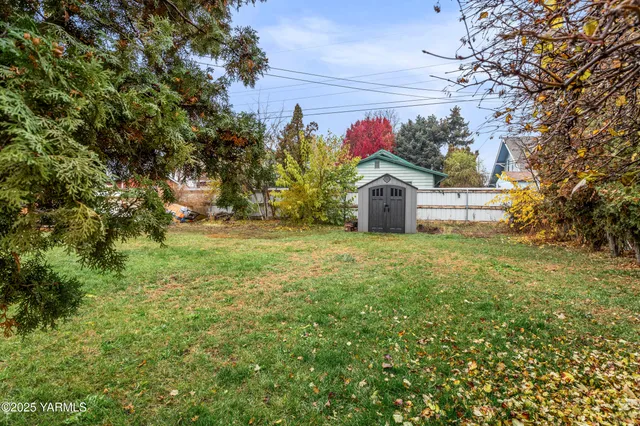 $324,900 | 1504 Queen Avenue, Yakima, WA 98902