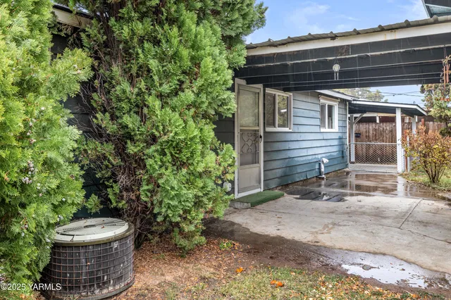 $324,900 | 1504 Queen Avenue, Yakima, WA 98902