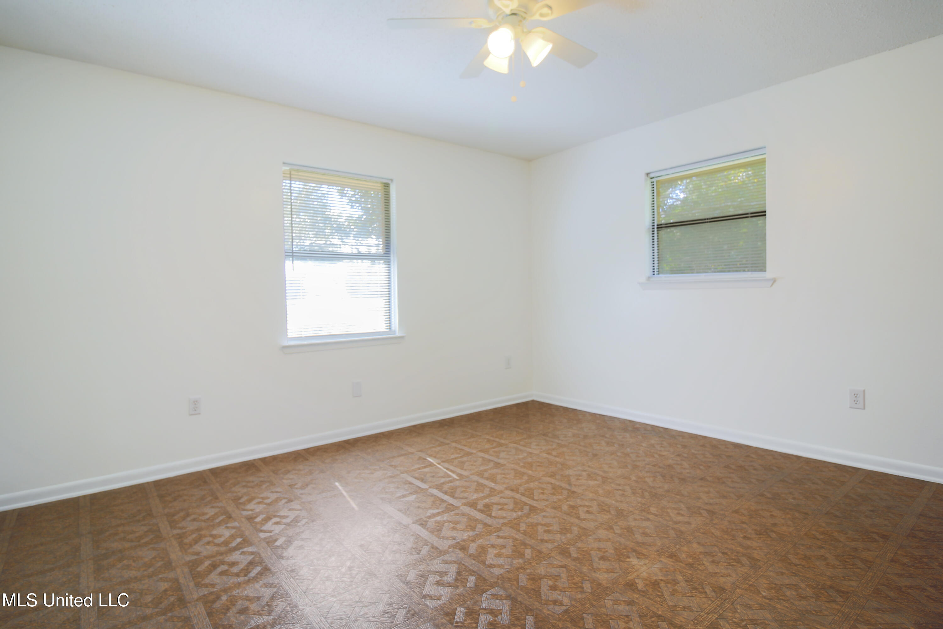 9150 Woolmarket Road Biloxi, MS 39532 - Photo 8 of 24 16