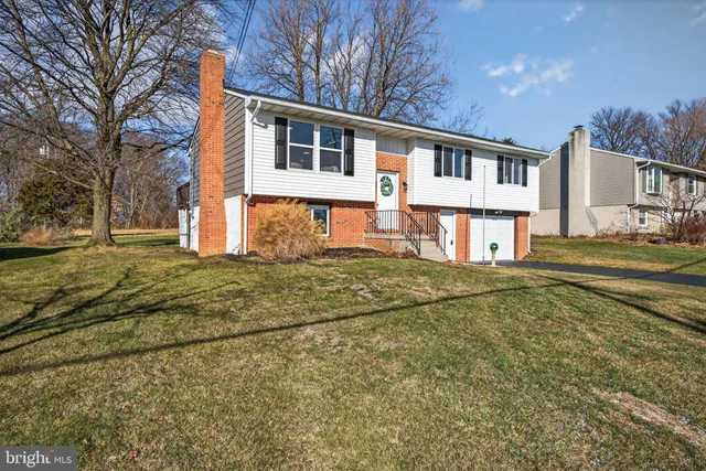 $445,000 | 1721 Pioneer Road, Lancaster, PA 17602