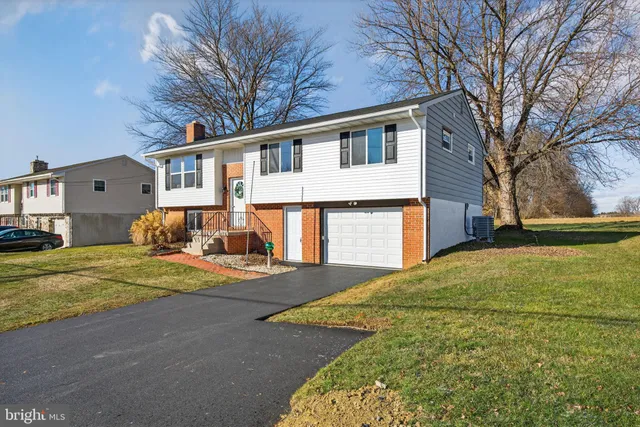 $445,000 | 1721 Pioneer Road, Lancaster, PA 17602