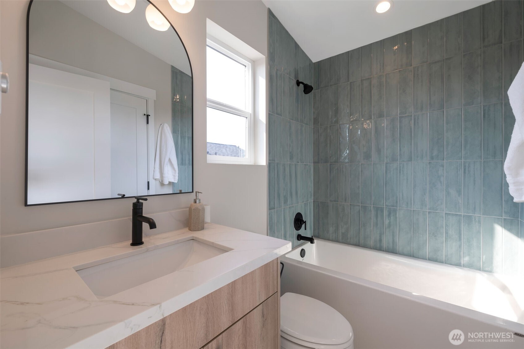 1603 Southwest Kenyon Street Seattle, WA 98106 - Photo 14 of 19