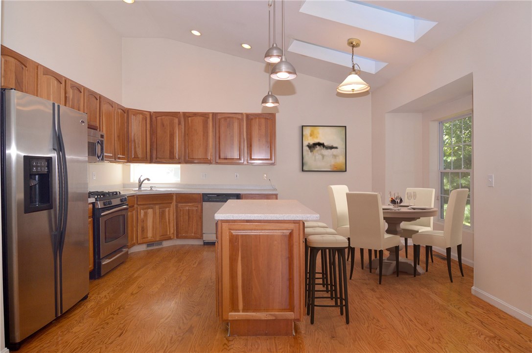 4 Alpine Ridge Smithfield, RI 02917 - Photo 2 of 34 Gallery Image 2