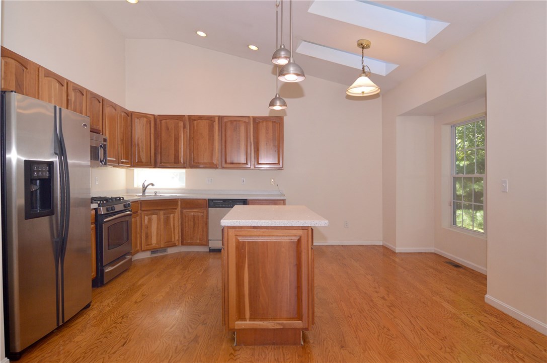 4 Alpine Ridge Smithfield, RI 02917 - Photo 6 of 34 Gallery Image 6