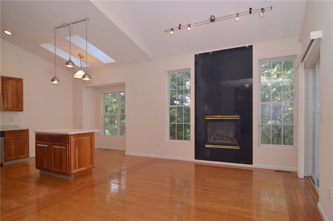4 Alpine Ridge Smithfield, RI 02917 - Photo 8 of 34 Gallery Image 8