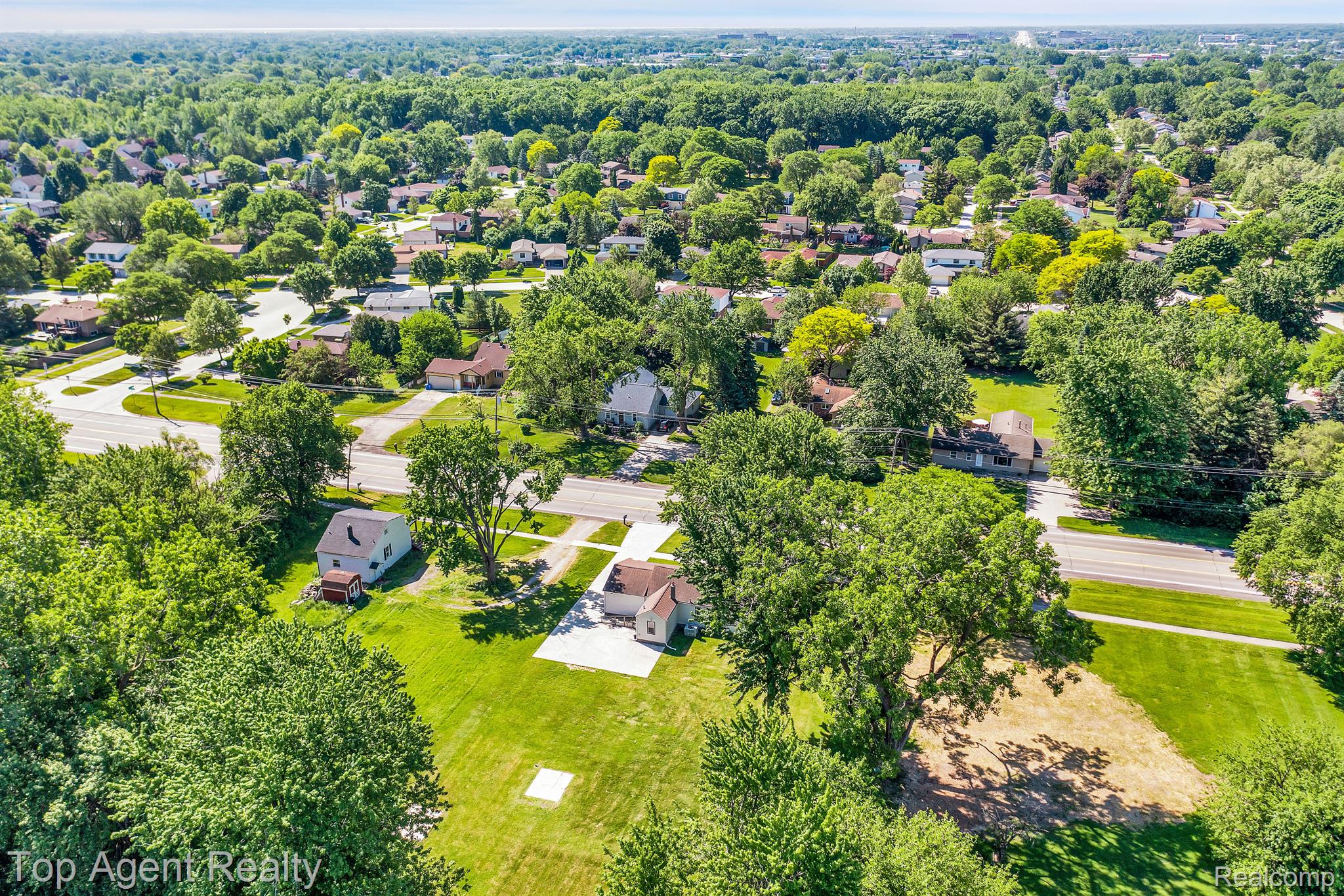 1541 East Wattles Road Troy, MI 48085 - Photo 27 of 32 Gallery Image 27