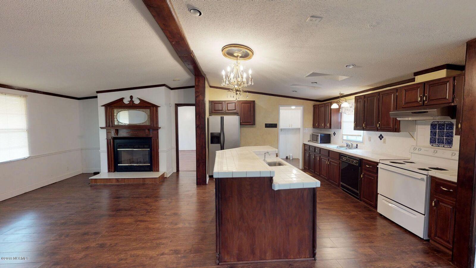 5645 Barrett Road Farmville, NC 27828 - Photo 5 of 43 5645 Barrett Rd 4
