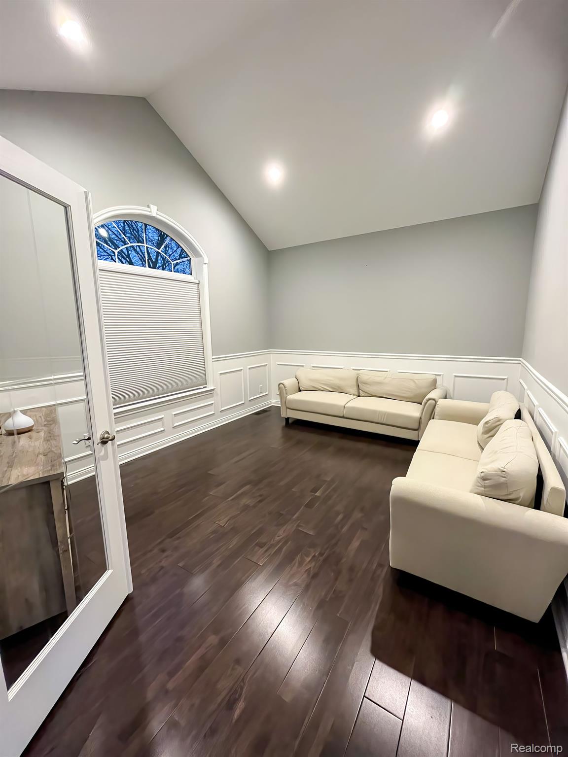 41800 Utica Road Sterling Heights, MI 48313 - Photo 10 of 26 Gallery Image 10