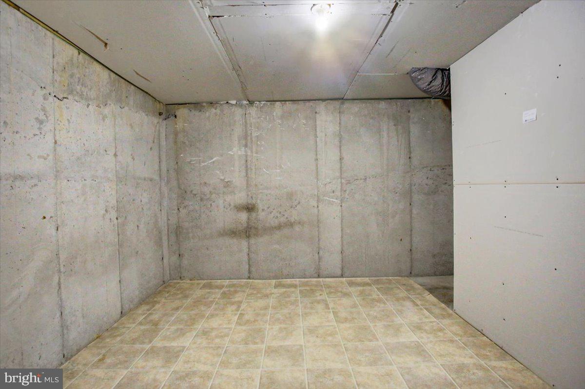604 Fairview Avenue Waynesboro, PA 17268 - Photo 25 of 30 Versatile space ready for transformation.