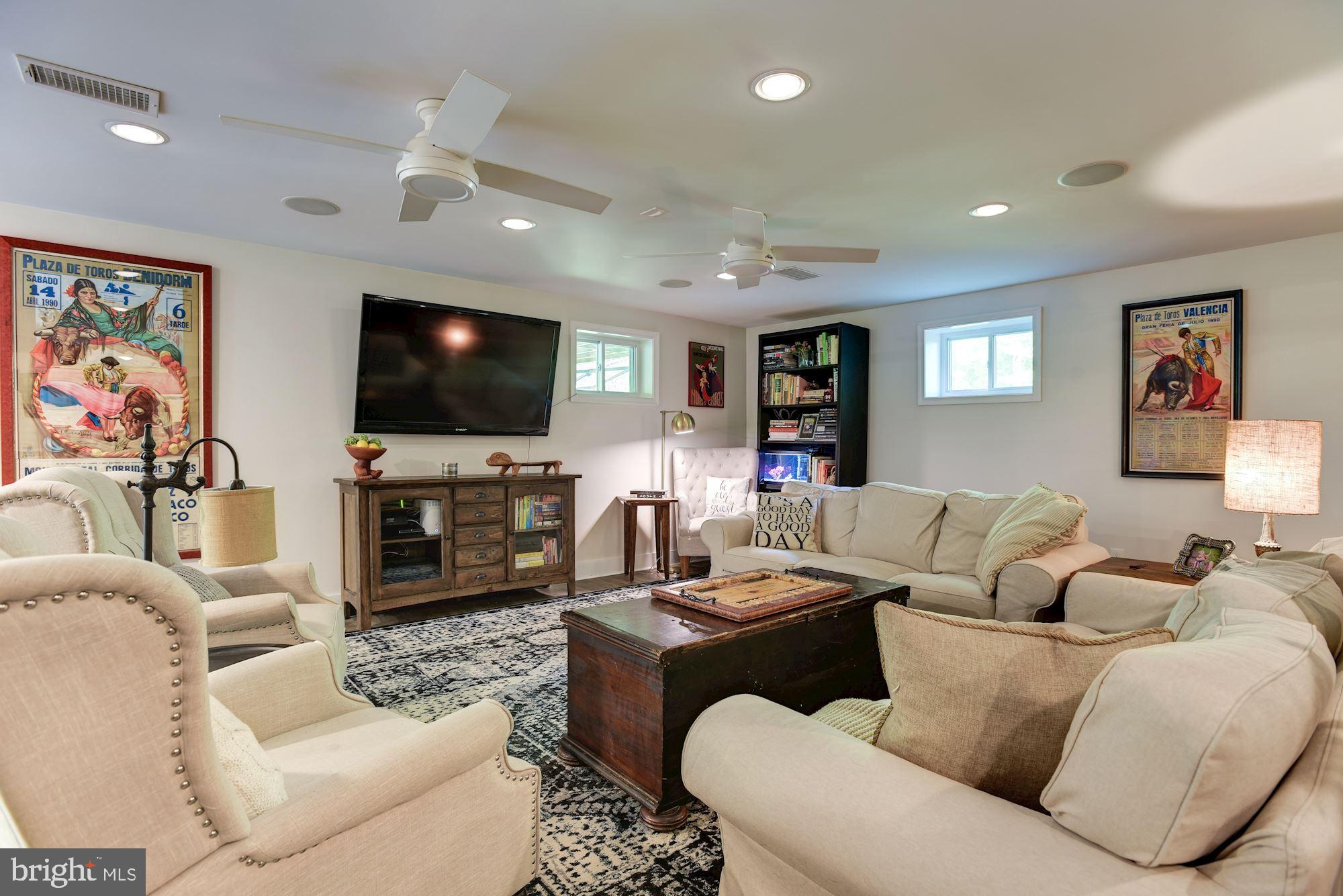 24400 Fossen Road Damascus, MD 20872 - Photo 27 of 48 Family Room