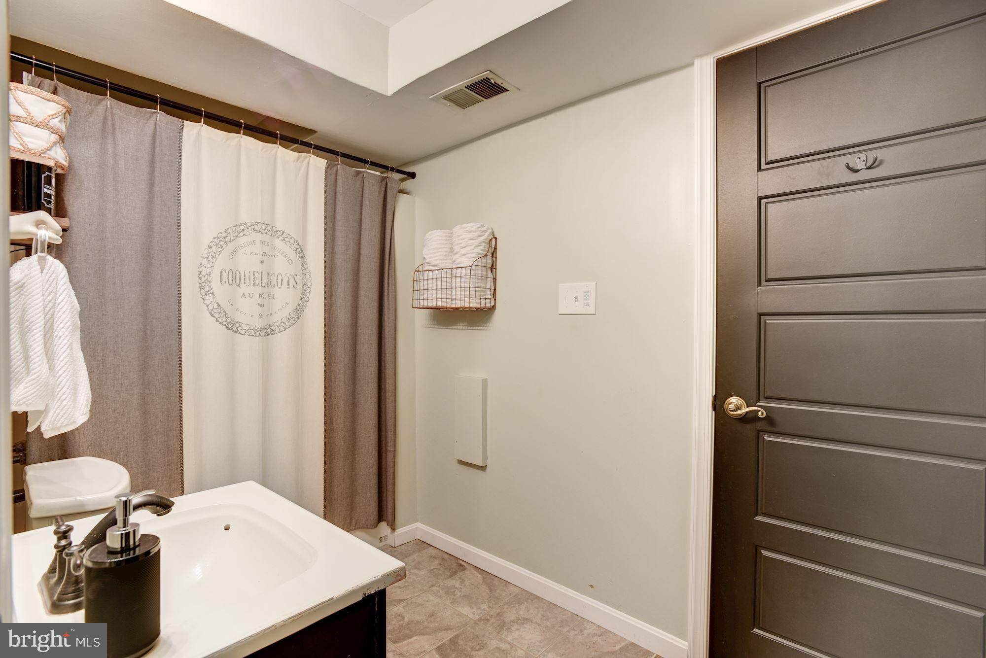24400 Fossen Road Damascus, MD 20872 - Photo 38 of 48 Full Bath