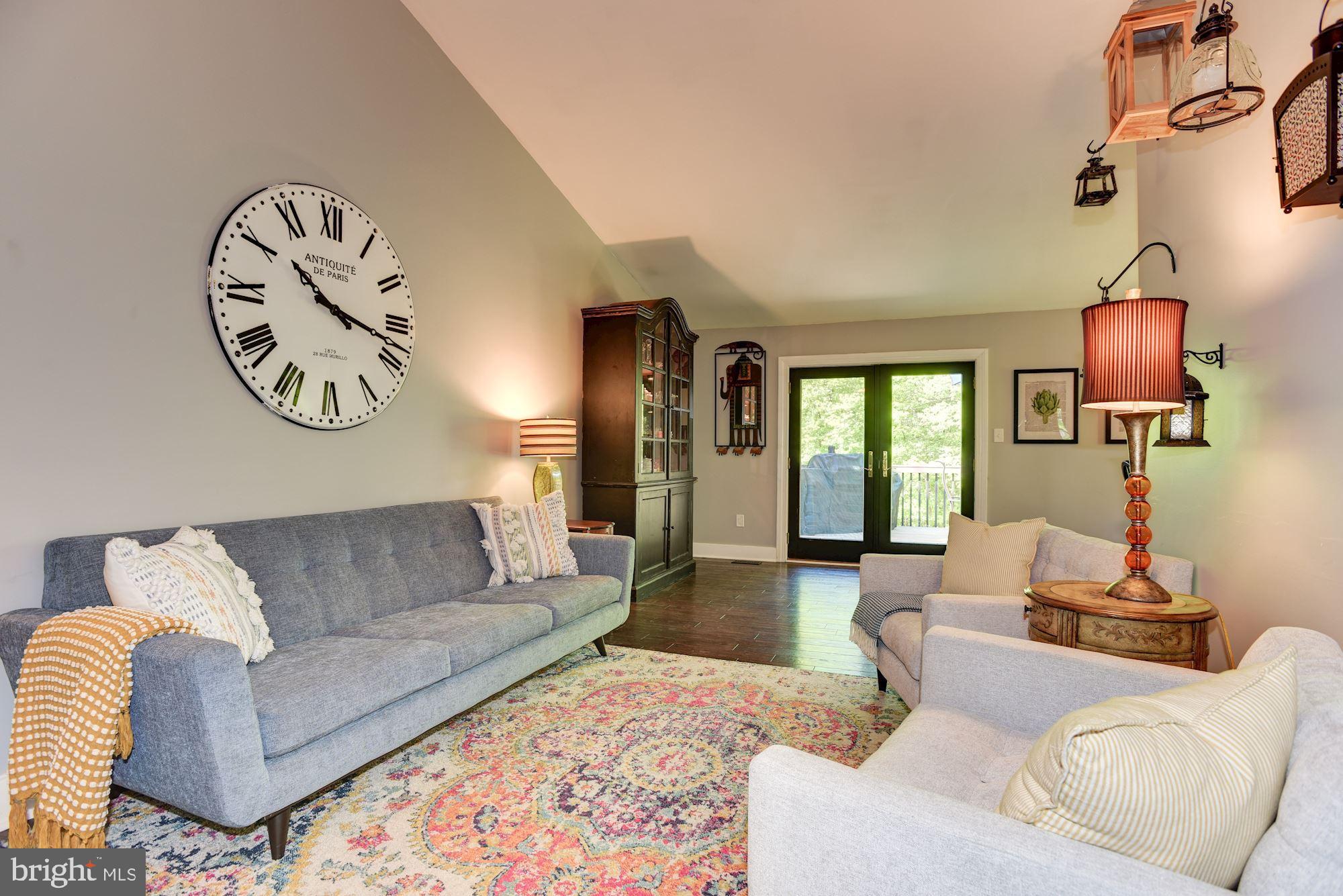 24400 Fossen Road Damascus, MD 20872 - Photo 6 of 48 Living Room