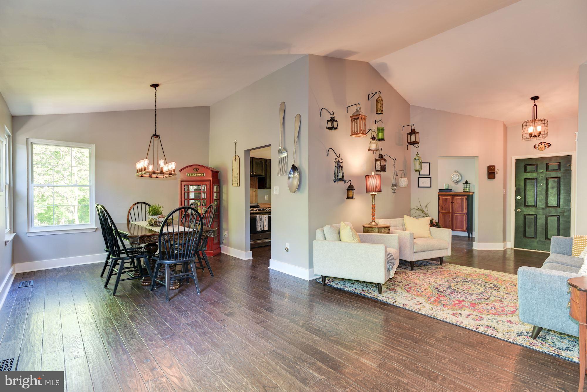 24400 Fossen Road Damascus, MD 20872 - Photo 8 of 48 Living Room | Dining Room