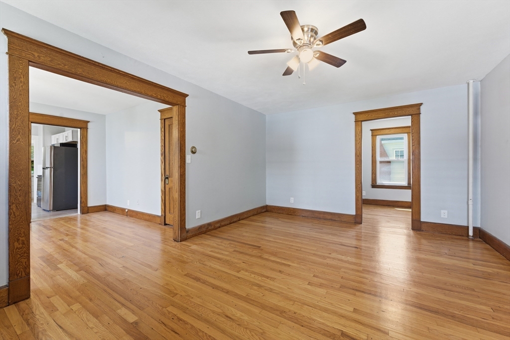 47 Thorndyke Street Springfield, MA 01118 - Photo 8 of 42